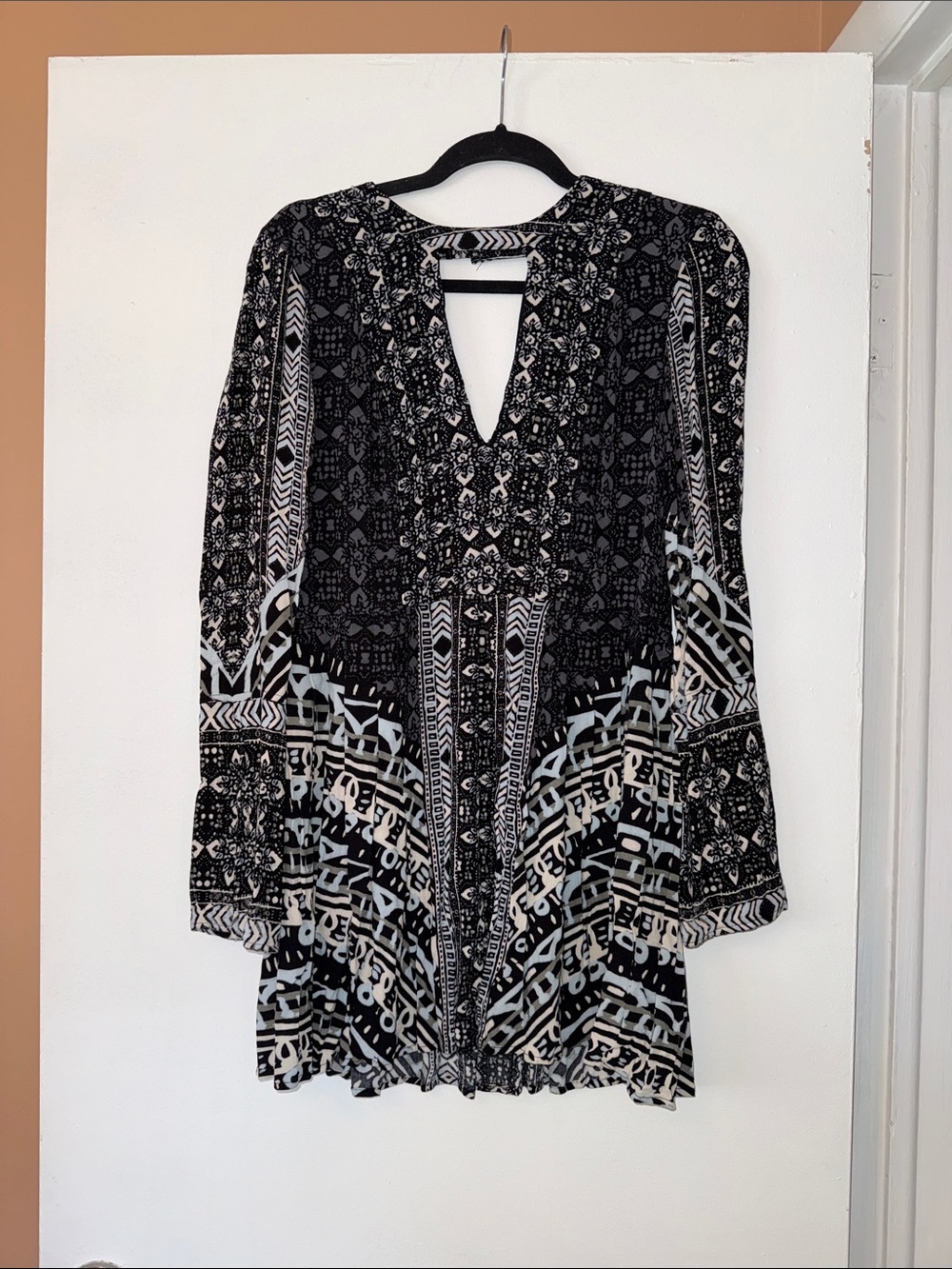 Free People Boho Black & White Printed V-Neck Long Sleeve Dress